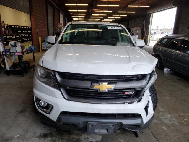 1GCGTDEN8K1333884 - 2019 CHEVROLET COLORADO Z71 WHITE photo 5