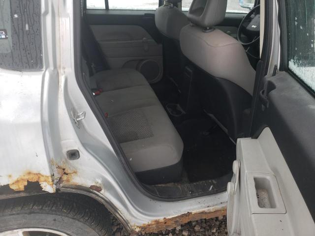 1J8FT47W07D370573 - 2007 JEEP COMPASS SILVER photo 10