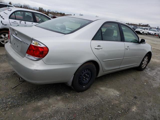JTDBE32K930171229 - 2003 TOYOTA CAMRY LE SILVER photo 3