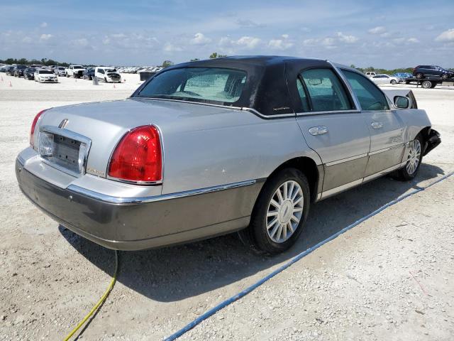 1LNHM81W14Y655733 - 2004 LINCOLN TOWN CAR EXECUTIVE SILVER photo 3