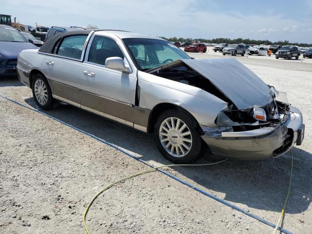 1LNHM81W14Y655733 - 2004 LINCOLN TOWN CAR EXECUTIVE SILVER photo 4