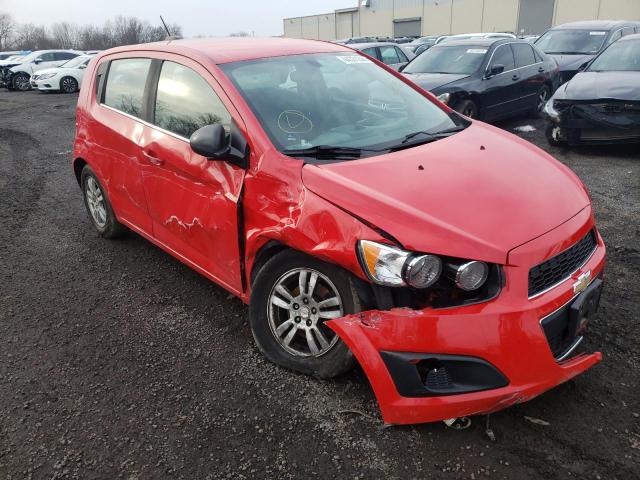 1G1JC6SH1F4141896 - 2015 CHEVROLET SONIC LT RED photo 4