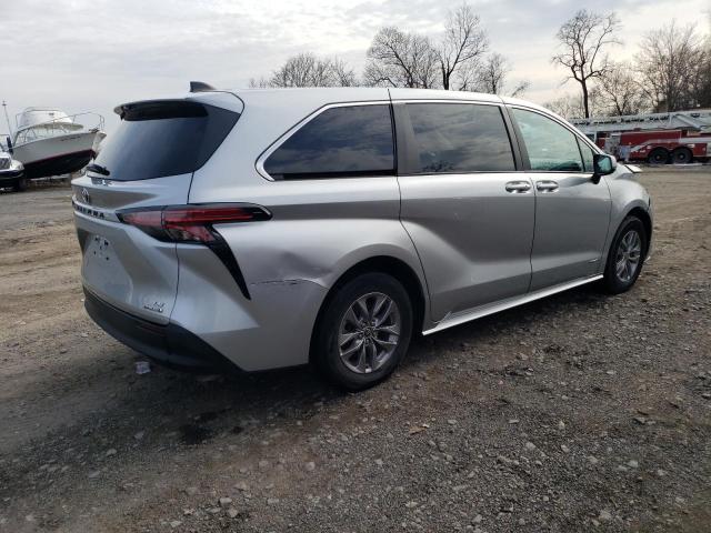 5TDKRKEC2MS063567 - 2021 TOYOTA SIENNA LE SILVER photo 3