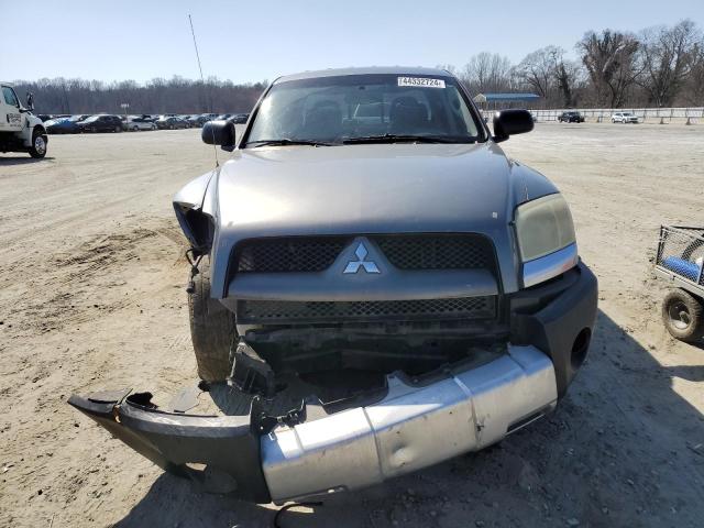 1Z7HT38N56S540778 - 2006 MITSUBISHI RAIDER DUROCROSS GRAY photo 5