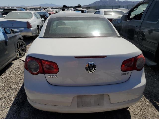 WVWDA71F57V050299 - 2007 VOLKSWAGEN EOS 2.0T SPORT WHITE photo 6