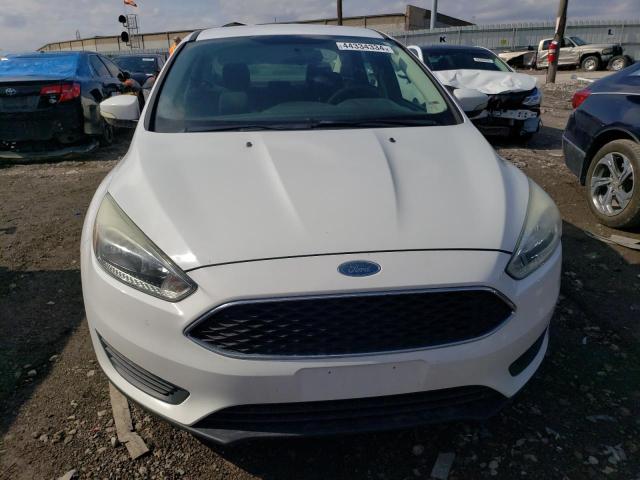 1FADP3F2XFL263617 - 2015 FORD FOCUS SE WHITE photo 5