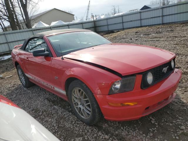 1ZVHT85H255230461 - 2005 FORD MUSTANG GT RED photo 4