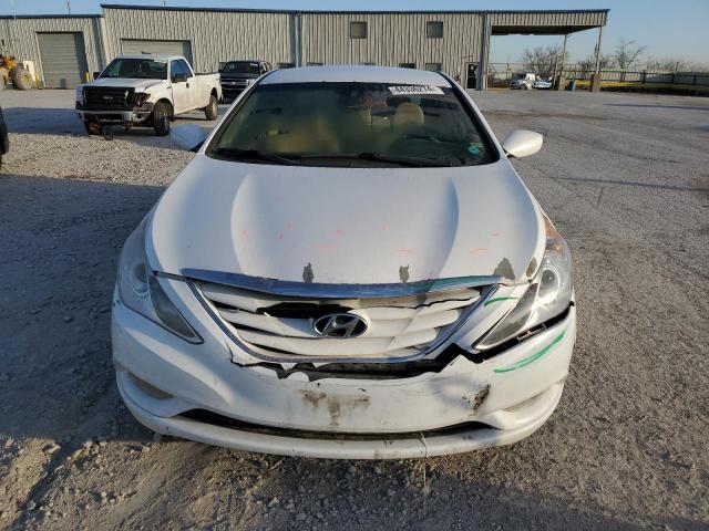 5NPEB4AC2DH698877 - 2013 HYUNDAI SONATA GLS WHITE photo 5