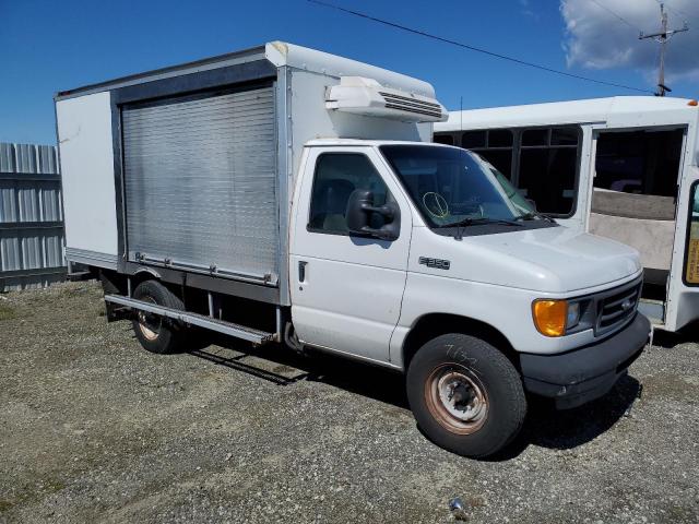 1FDSE35L44HA44309 - 2004 FORD ECONOLINE E350 SUPER DUTY CUTAWAY VAN WHITE photo 4