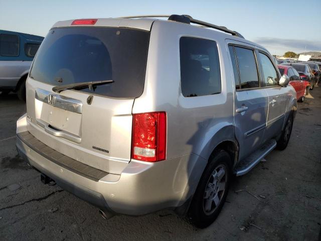 5FNYF3H93BB055813 - 2011 HONDA PILOT TOURING SILVER photo 3