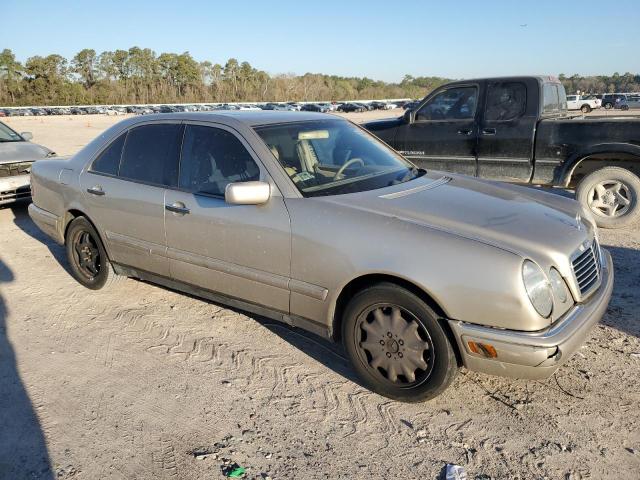 WDBJF65HXXA902162 - 1999 MERCEDES-BENZ E 320 BEIGE photo 4