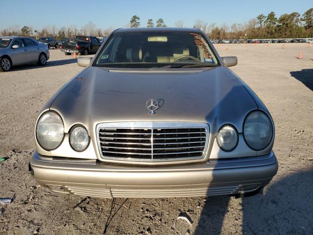 WDBJF65HXXA902162 - 1999 MERCEDES-BENZ E 320 BEIGE photo 5