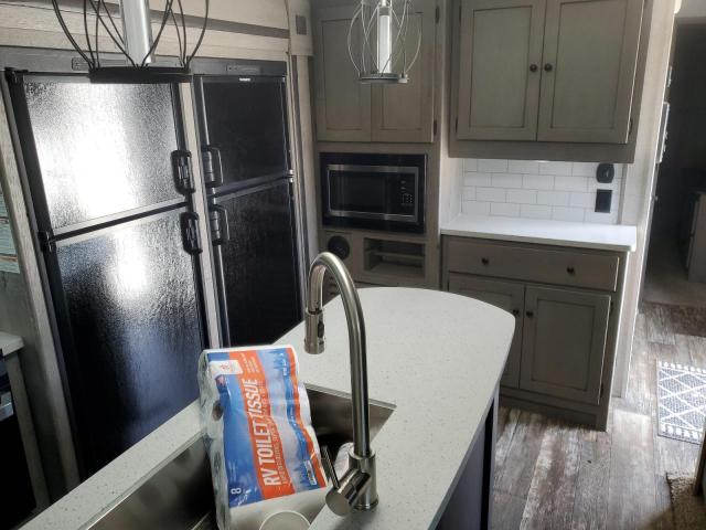 4YDT32827KB451520 - 2019 KEYSTONE OUTBACK WHITE photo 8