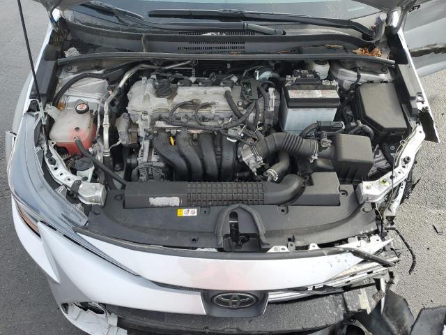 5YFEPMAE2MP244974 - 2021 TOYOTA COROLLA LE SILVER photo 11