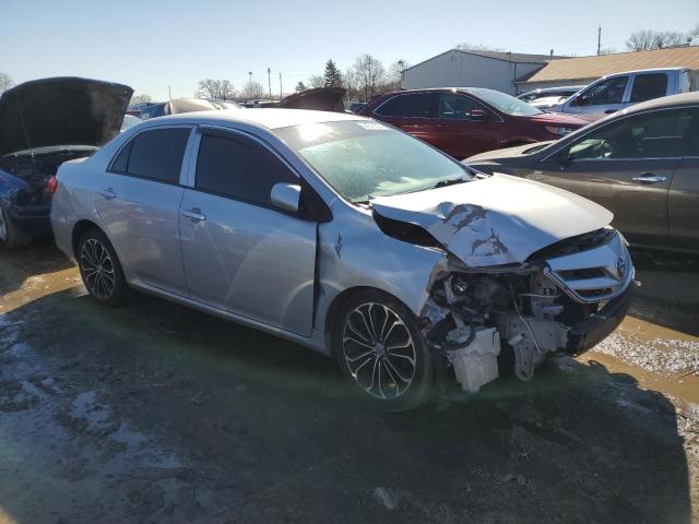 2T1BU4EE8CC885910 - 2012 TOYOTA COROLLA BASE SILVER photo 4