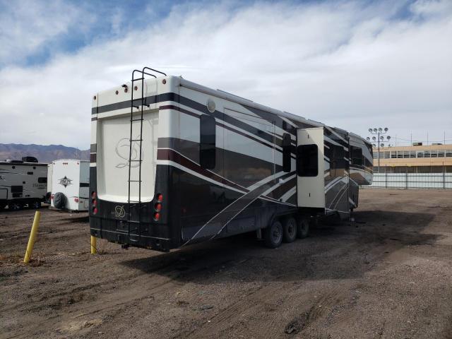 5KEAG3836H1334251 - 2017 DRV 5TH WHEEL TWO TONE photo 4