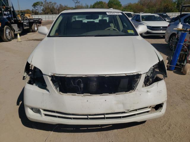 4T1BK36B36U063877 - 2006 TOYOTA AVALON XL WHITE photo 5