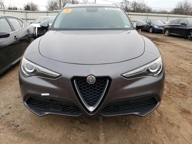 ZASFAKBN1J7B65082 - 2018 ALFA ROMEO STELVIO TI GRAY photo 5