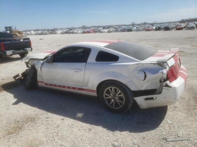 1ZVFT80NX55203769 - 2005 FORD MUSTANG WHITE photo 2