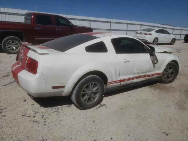 1ZVFT80NX55203769 - 2005 FORD MUSTANG WHITE photo 3