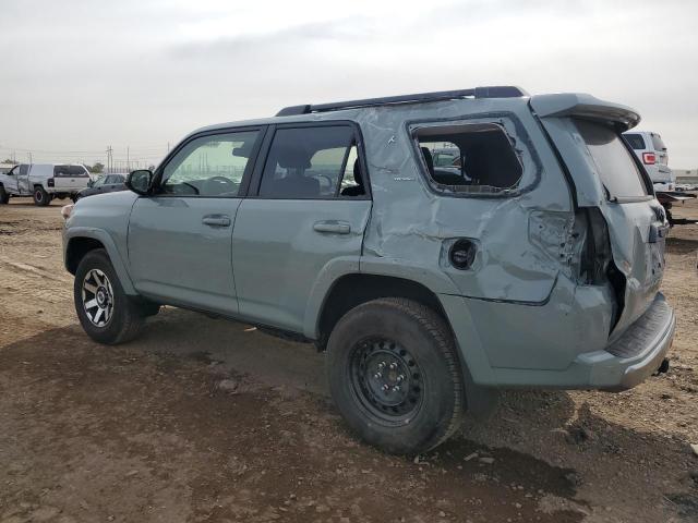 JTEPU5JR7P6112018 - 2023 TOYOTA 4RUNNER SE GRAY photo 2