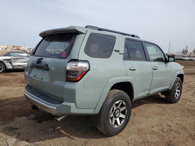 JTEPU5JR7P6112018 - 2023 TOYOTA 4RUNNER SE GRAY photo 3