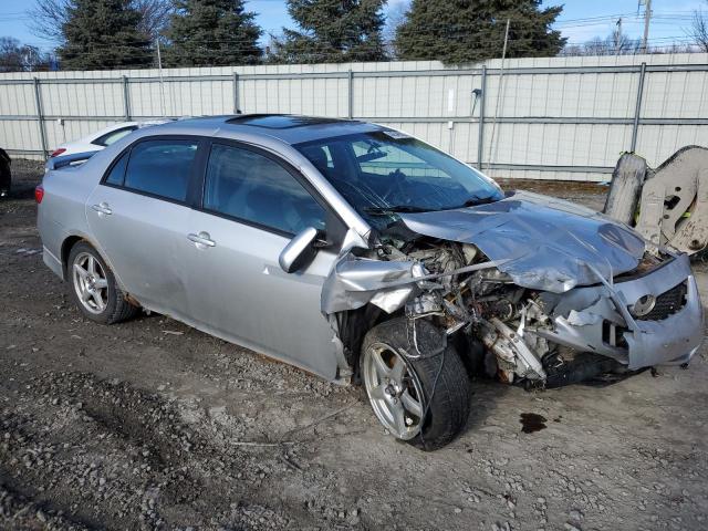 1NXBU4EE0AZ226098 - 2010 TOYOTA COROLLA BASE SILVER photo 4