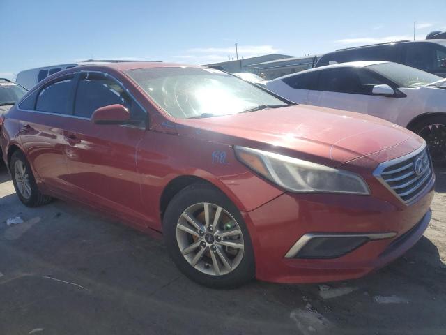 5NPE24AF8HH533139 - 2017 HYUNDAI SONATA SE RED photo 4