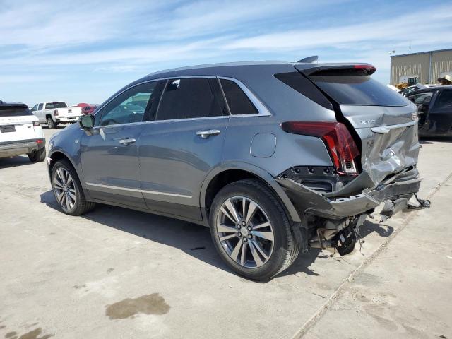 1GYKNCR40MZ223653 - 2021 CADILLAC XT5 PREMIUM LUXURY GRAY photo 2