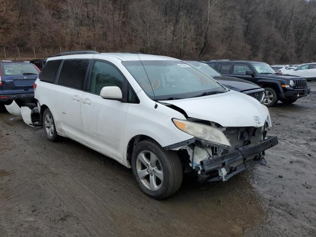 5TDKK3DC5BS070232 - 2011 TOYOTA SIENNA LE WHITE photo 4