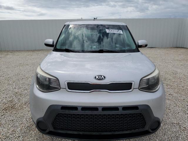 KNDJN2A28F7816505 - 2015 KIA SOUL SILVER photo 5