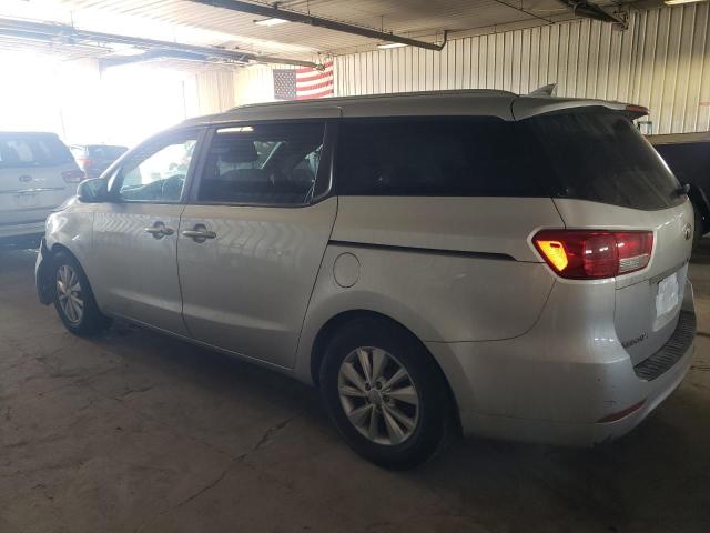 KNDMB5C19J6385943 - 2018 KIA SEDONA LX SILVER photo 2