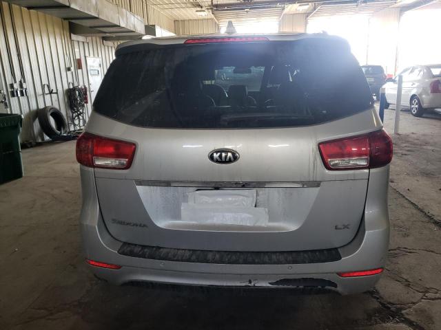 KNDMB5C19J6385943 - 2018 KIA SEDONA LX SILVER photo 6