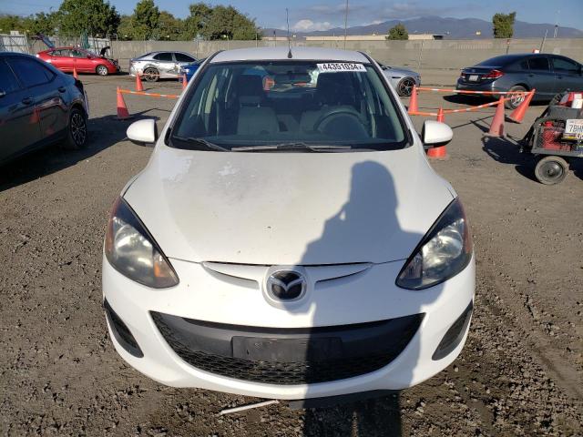 JM1DE1KY8C0135534 - 2012 MAZDA MAZDA2 WHITE photo 5