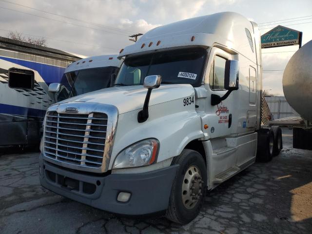 3AKGGLDVXHSHJ9834 - 2017 FREIGHTLINER CASCADIA 1 WHITE photo 2