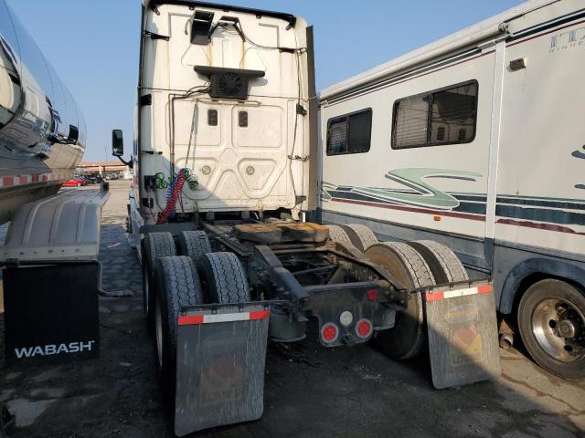 3AKGGLDVXHSHJ9834 - 2017 FREIGHTLINER CASCADIA 1 WHITE photo 3