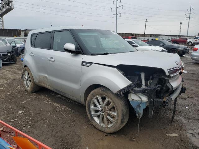 KNDJP3A56J7544670 - 2018 KIA SOUL + SILVER photo 4