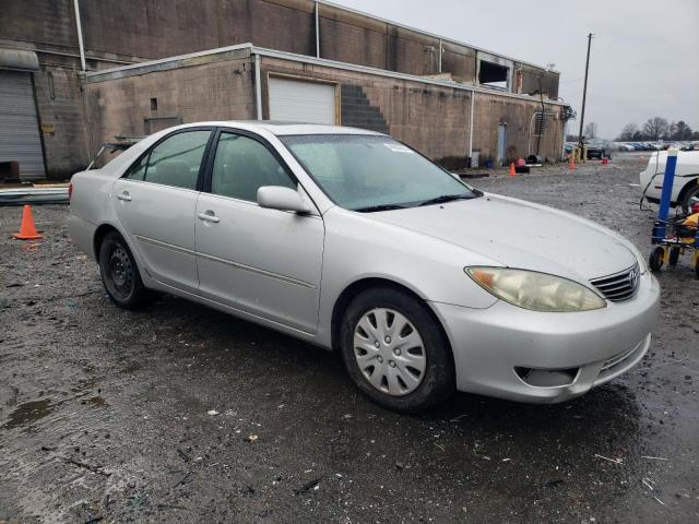 4T1BE30K75U558405 - 2005 TOYOTA CAMRY LE SILVER photo 4