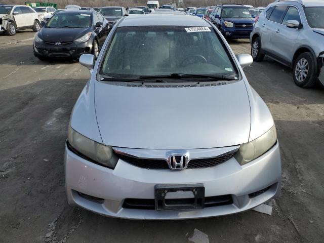 19XFA16509E051843 - 2009 HONDA CIVIC LX SILVER photo 5