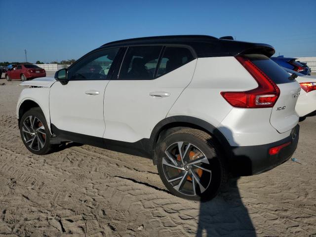 YV4162UM3L2243416 - 2020 VOLVO XC40 T5 R-DESIGN WHITE photo 2