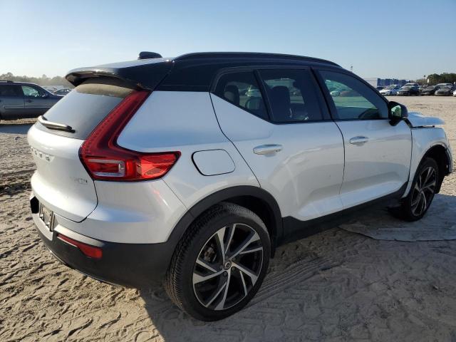 YV4162UM3L2243416 - 2020 VOLVO XC40 T5 R-DESIGN WHITE photo 3