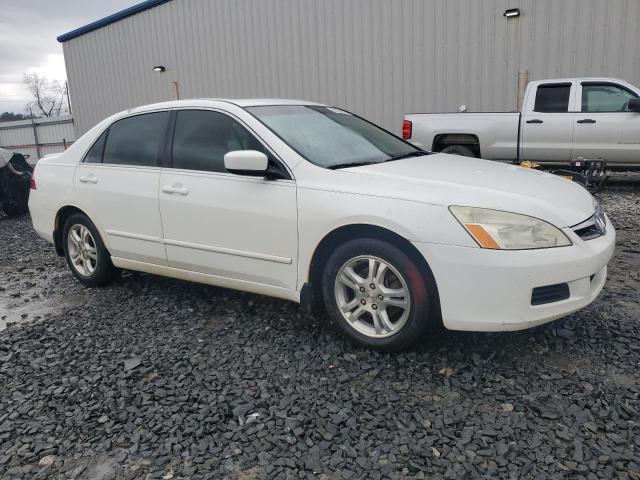 1HGCM56857A104369 - 2007 HONDA ACCORD EX WHITE photo 4