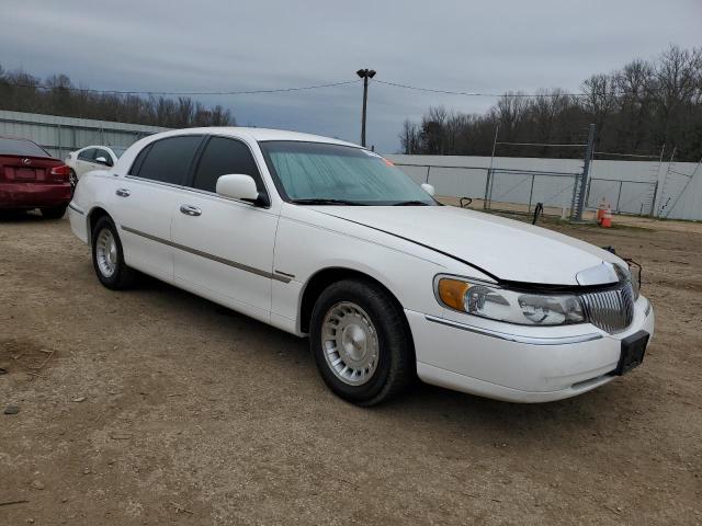 1LNHM81W7XY699742 - 1999 LINCOLN TOWN CAR EXECUTIVE Սպիտակ լուսանկար 4