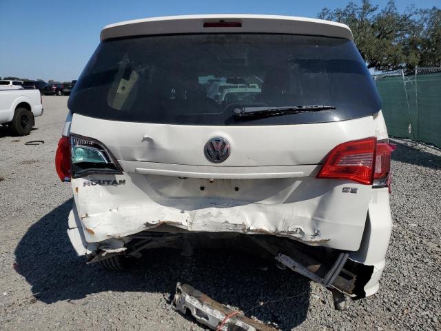 2V4RW3D1XAR262972 - 2010 VOLKSWAGEN ROUTAN SE WHITE photo 6