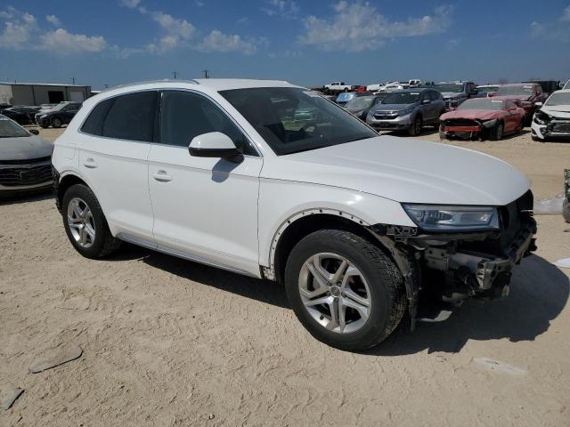 WA1ANAFY2K2045841 - 2019 AUDI Q5 PREMIUM WHITE photo 4