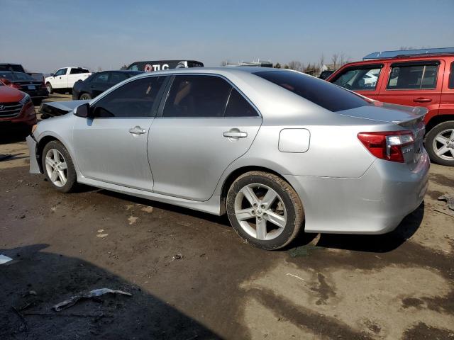 4T1BF1FK3CU015543 - 2012 TOYOTA CAMRY BASE SILVER photo 2