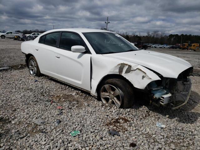 2B3CL3CG2BH567311 - 2011 DODGE CHARGER WHITE photo 4