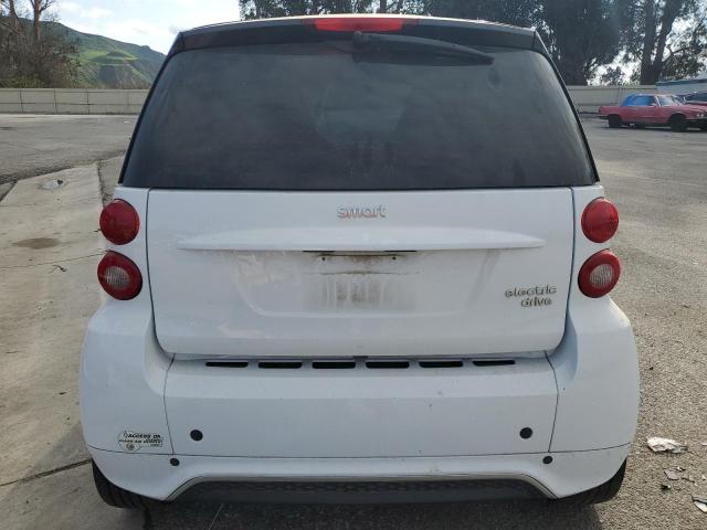 WMEEJ9AA5FK835282 - 2015 SMART FORTWO WHITE photo 10