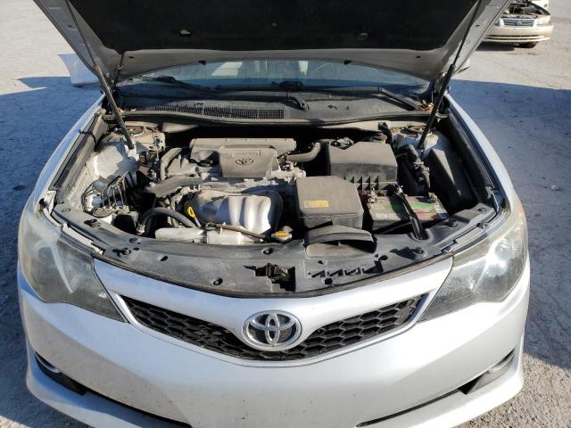 4T1BF1FK2CU592354 - 2012 TOYOTA CAMRY BASE SILVER photo 11