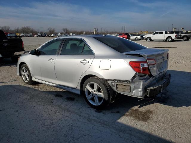 4T1BF1FK2CU592354 - 2012 TOYOTA CAMRY BASE SILVER photo 2